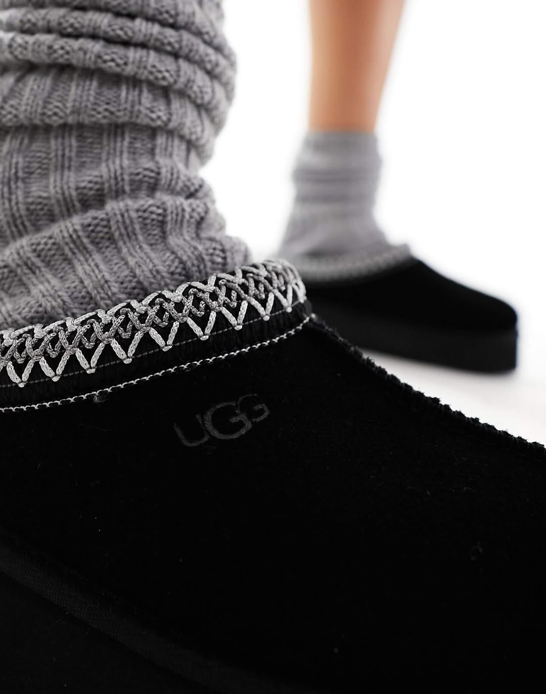 UGG TAZZ  II BLACK COLOR